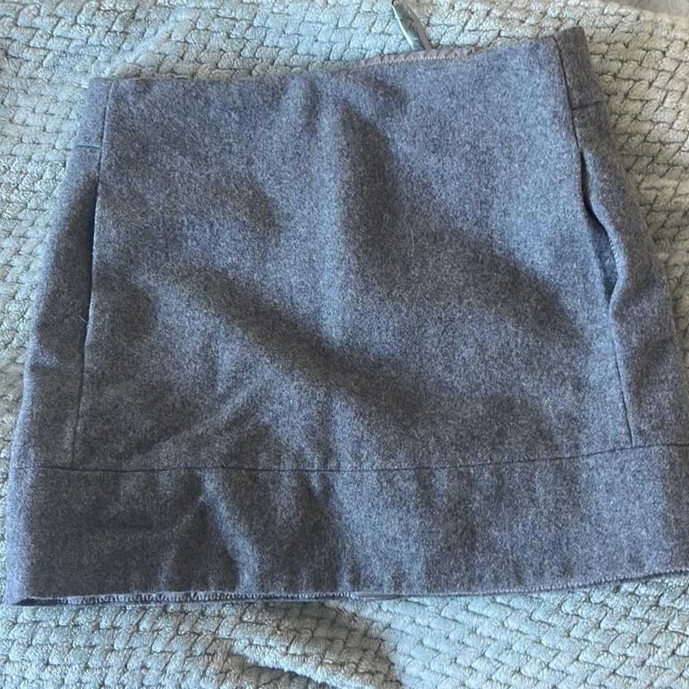 Grey mini skirt